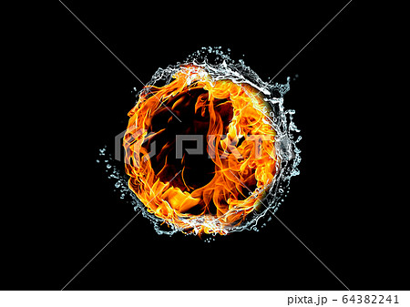 炎と水が合体した抽象的な円 64382241