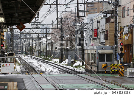 冬の埼京線 十条駅南口側・板橋方面の眺め 冬の埼京線 十条駅南口側・板橋方面の眺め 64382888
