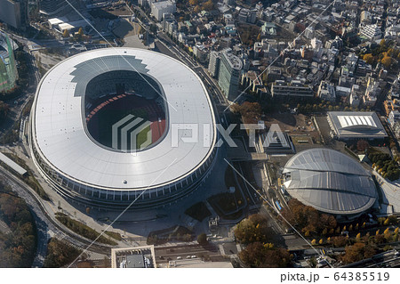 国立競技場を空撮 64385519