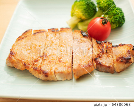 豚ロースの酒粕漬け 64386068