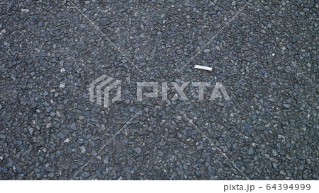 タバコの吸い殻 64394999