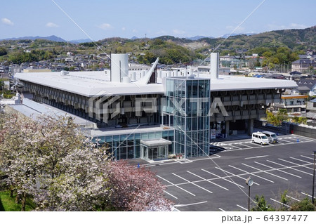 岡山県津山市のランドマーク「津山文化センター」：2020年4月リニューアル後 64397477