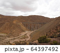 ～アルゼンチン、サルタ～雲の列車、車窓からの景色（鉄橋） 64397492