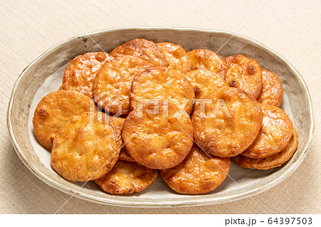 醤油せんべい。 64397503