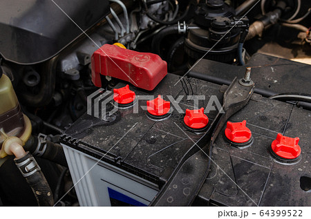 Car battery 64399522