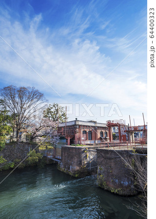 琵琶湖疏水　春の夷川発電所 64400323