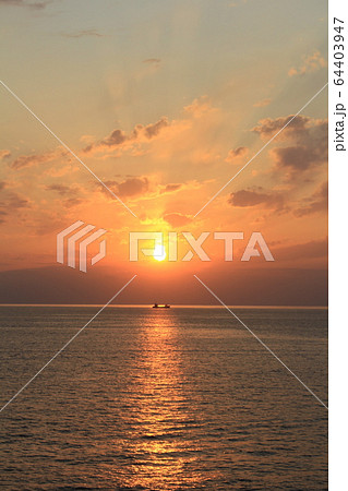 西伊豆 沢田公園からの夕日 西伊豆 沢田公園からの夕日 64403947