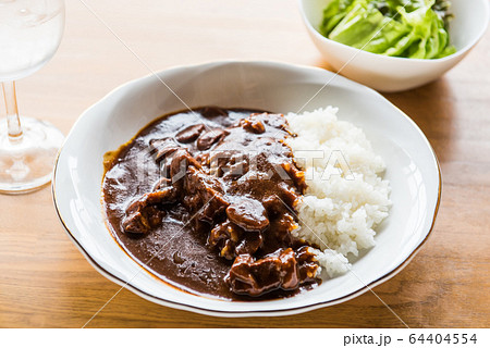レトルトのカレー。高額なのでやはりおいしい。 64404554