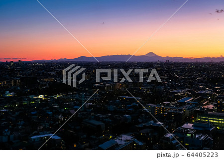 東京 夕暮れ 練馬区役所 展望ロビーから 西側 64405223