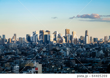 東京 街並み 練馬区役所 展望ロビーから 新宿方面 東京 街並み 練馬区役所 展望ロビーから 新宿方面 64405269