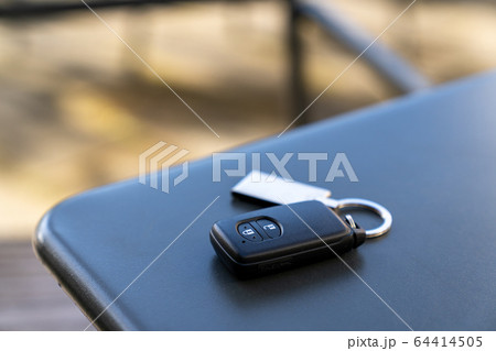 車のキー＜スマートキー＞ 64414505