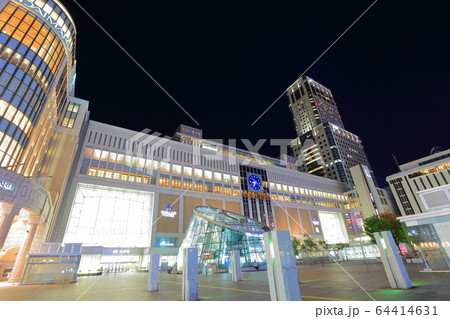 【北海道】JR札幌駅の夜景 【北海道】JR札幌駅の夜景 64414631