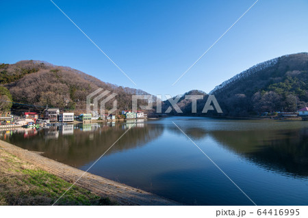 円良田湖　景色　埼玉県寄居町　 64416995