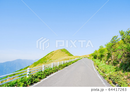 瓶ヶ森林道 64417263