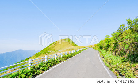 瓶ヶ森林道 64417265