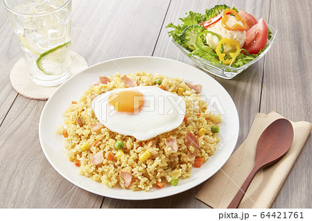 ドライカレー カレーピラフ ドライカレー カレーピラフ 64421761