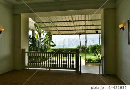 ハワイの休日 64422655