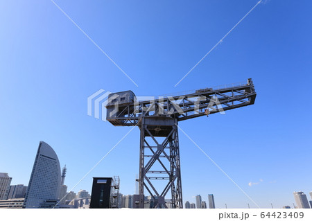 横浜港　みなとみらい　晴天 64423409