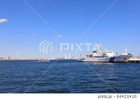 横浜港　みなとみらい　晴天 64423410