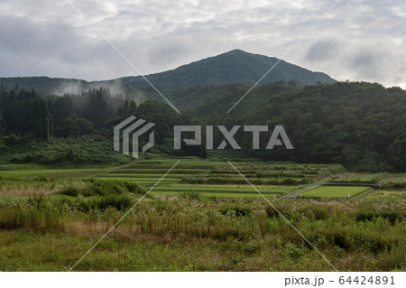 能登半島　田園風景 64424891