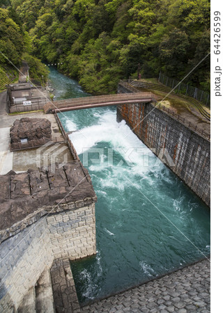 石小屋ダム (宮ヶ瀬ダムの副ダム) 64426599