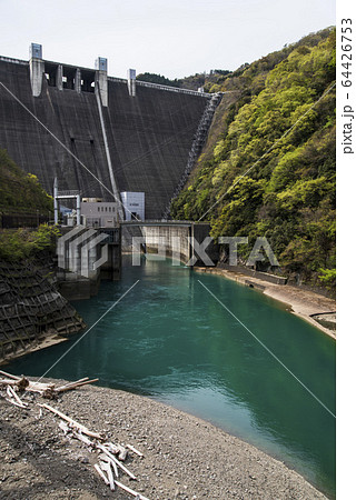 宮ヶ瀬ダム 神奈川県愛甲郡愛川町 宮ヶ瀬ダム 神奈川県愛甲郡愛川町 64426753