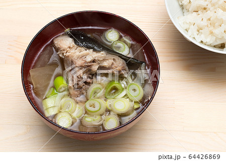 ブリの味噌汁 ブリの味噌汁 64426869
