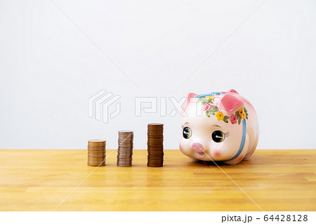 コインと貯金箱 コインと貯金箱 64428128