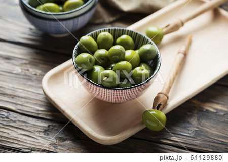 Green Italian olives 64429880