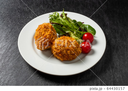 スコッチエッグ　イギリス料理　Scotch egg 64430157