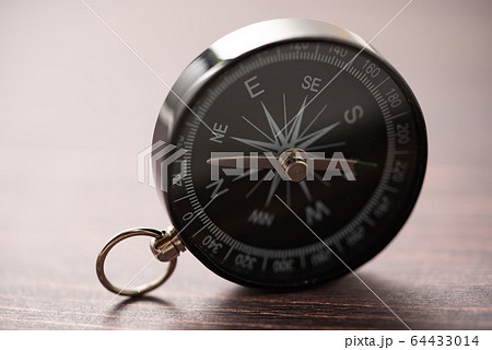 方位磁石 64433014