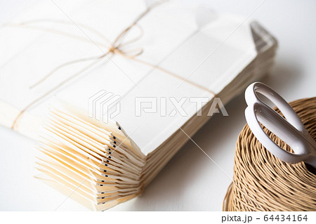 資源ゴミ・牛乳パック 64434164