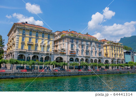 スイス　ルガーノ　ルガーノ湖湖畔 64441314