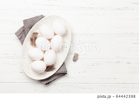 White chicken eggs 64442398