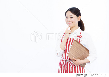 カフェ店員 64449306