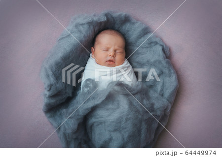 Newborn baby lying. Imitation of baby in womb. beautiful little girl sleeping on her back. manifestation of love. Health care concept, parenthood, children's Day, medicine, IVF Newborn baby lying. Imitation of baby in womb. beautiful little girl sleeping on her back. manifestation of love. Health care concept, parenthood, children's Day, medicine, IVF 64449974