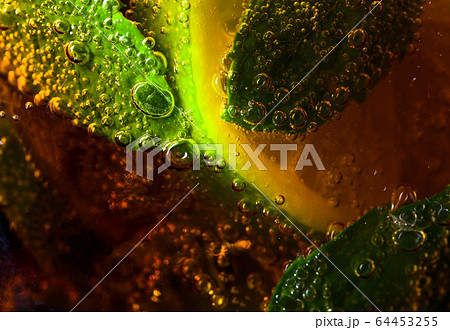 Cola with lime , ice  and peppermint 64453255