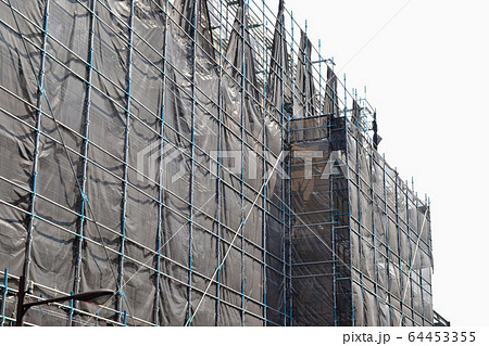 建設・リフォーム現場の足場 64453355