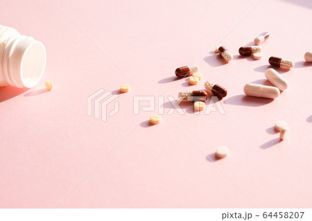 Assorted pharmaceutical medicine pills, tablets 64458207