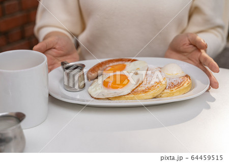 朝食 64459515