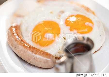 朝食 64459517