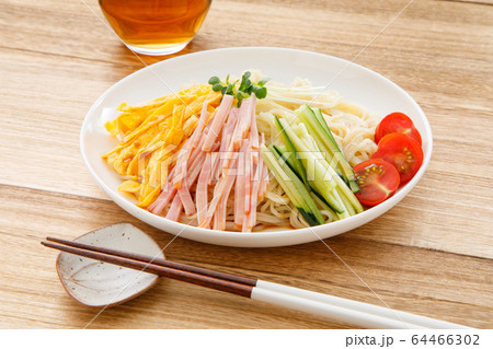 冷やし中華 64466302