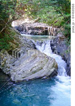 伊豆七滝 柱状節理 伊豆七滝 柱状節理 64468966