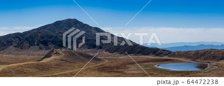 阿蘇　草千里 　草千里ヶ浜 野焼きの季節 日本　Aso Kusasenri　Japan 64472238