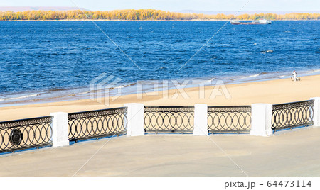 View on the Volga river embankment with sand View on the Volga river embankment with sand 64473114