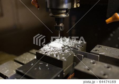 マシニングセンターで樹脂にタップ加工 マシニングセンターで樹脂にタップ加工 64474169