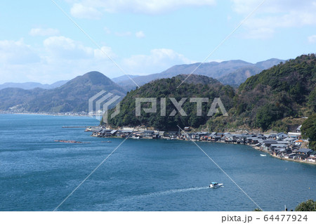 春の伊根湾 64477924