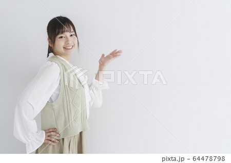 女性の写真素材 [64478798] - PIXTA