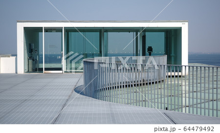 横須賀美術館 64479492