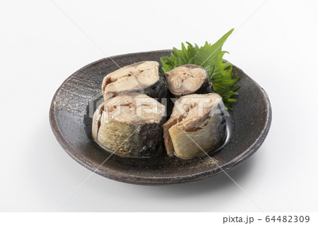 サバ缶　水煮 64482309